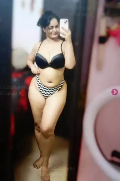 Miss Pinky Gym Model Big Boobs and Big Ass Teasing Pics and Videos Collection