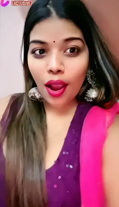 Malaika's Juicy Boobs Tango Live Horny Moves Wet Pussy