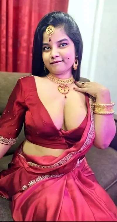Desi Model Homemade Saree Strip Nude Show and Sexy Lingerie Content