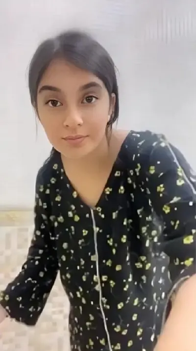 Watch Cute GF Shows Boobs, Masturbates Both Holes & Pisses Private Leaked Clips