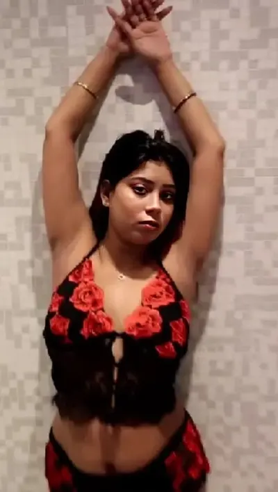 Desi Girl Nude Boobs and Pussy Rub Horny Dance