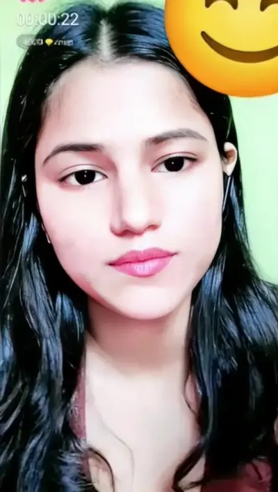 Nisha Shows Big Boobs Hairy Pussy and Pissing in Live Chat Fully Nude