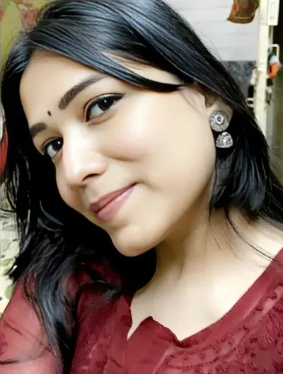 Desi Girl Showing Big Juicy Boobs and Twerking Ass with Horny Moves