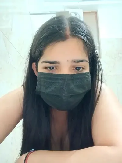Desi Bhabhi Shows Her Perfect Ass in the Shower